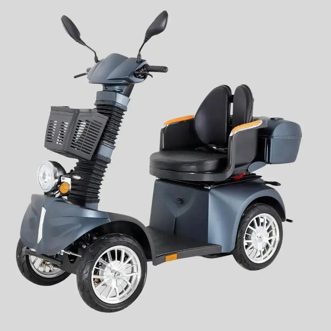 Scoo – Elektrisk mobilitetsscooter for eldre – Sammenleggbar, 4-hjuls, med svingbart sete